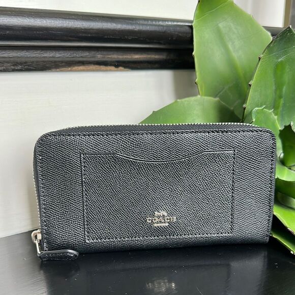 Coach, genuine, leather, like new wallet clutch handbag zip around - Picture 1 of 9